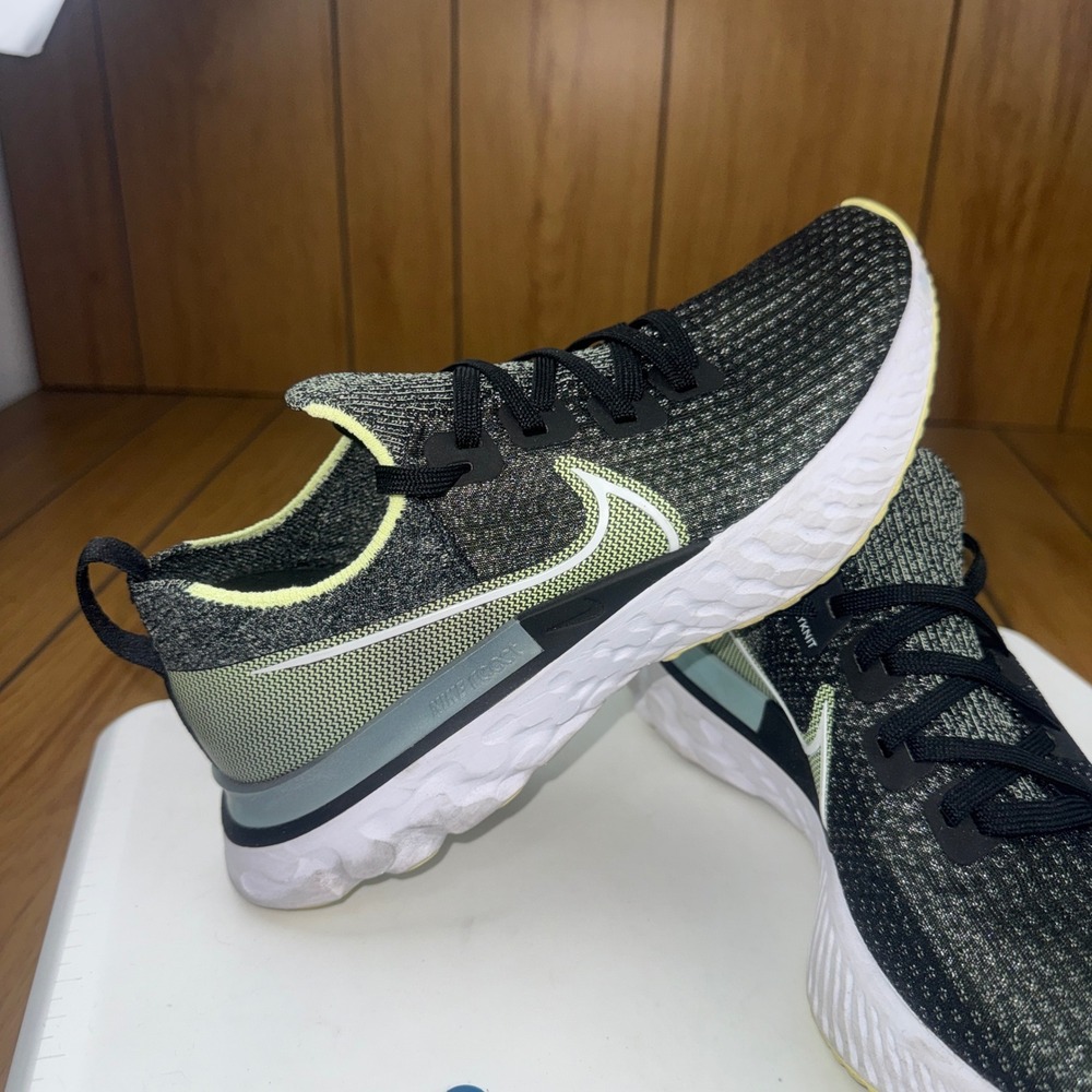 Nike React Infinity Run Flyknit Womens Black Cyber White CD4372-006 Size 9